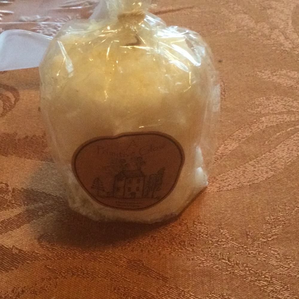 Handcrafted Snow cream candle